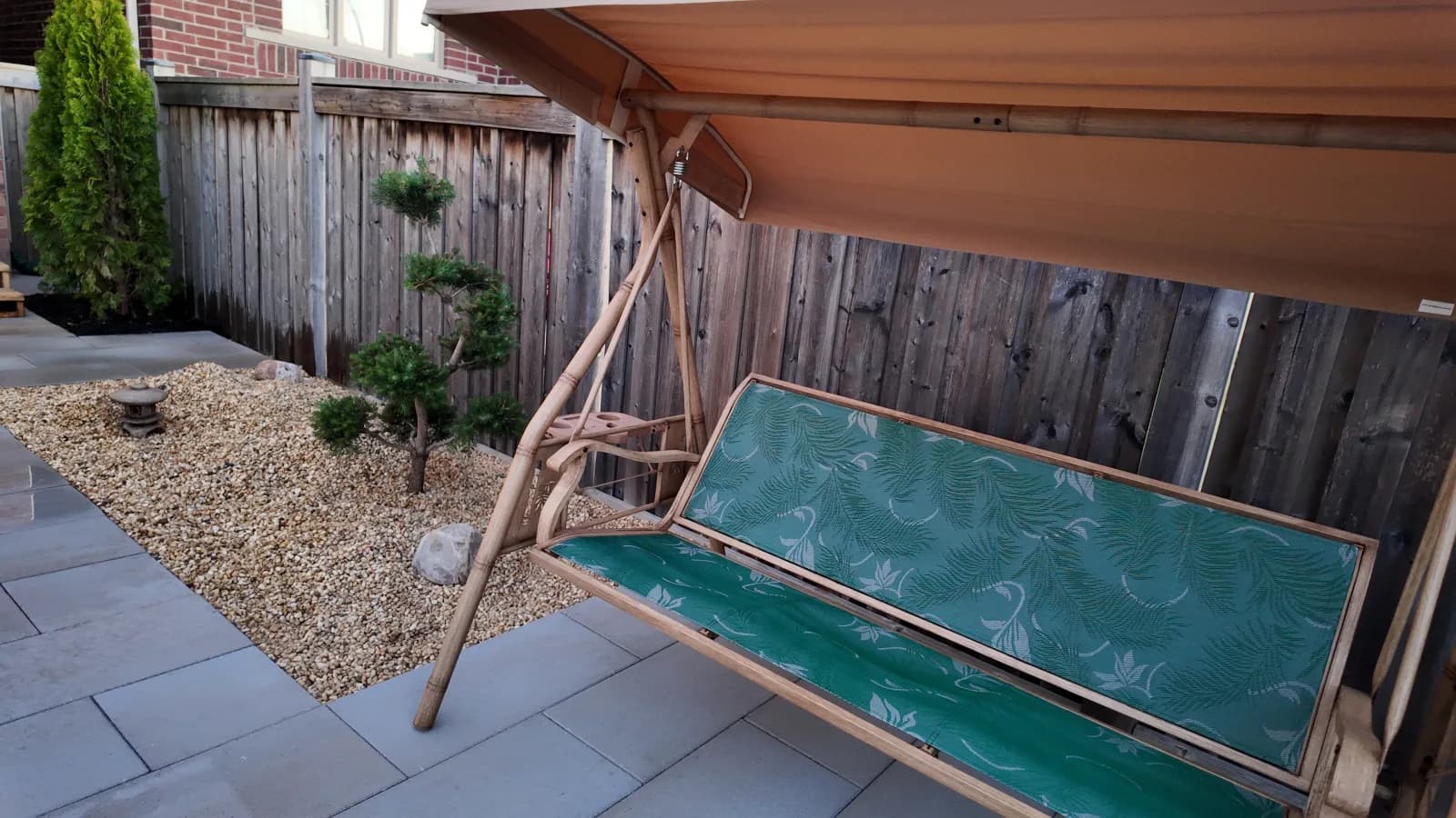 Low-Maintenance Landscaping That Still Looks High-End